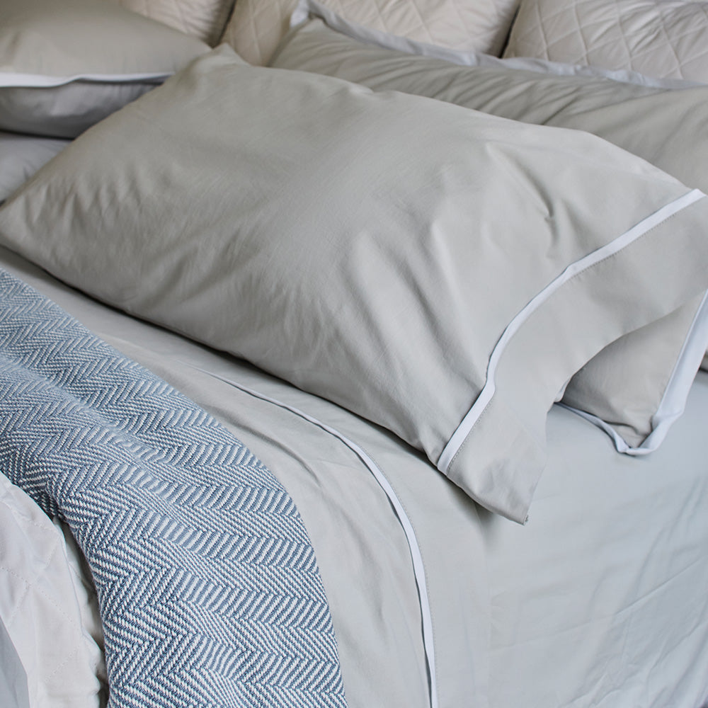 Essential Piping Pillowcase Set