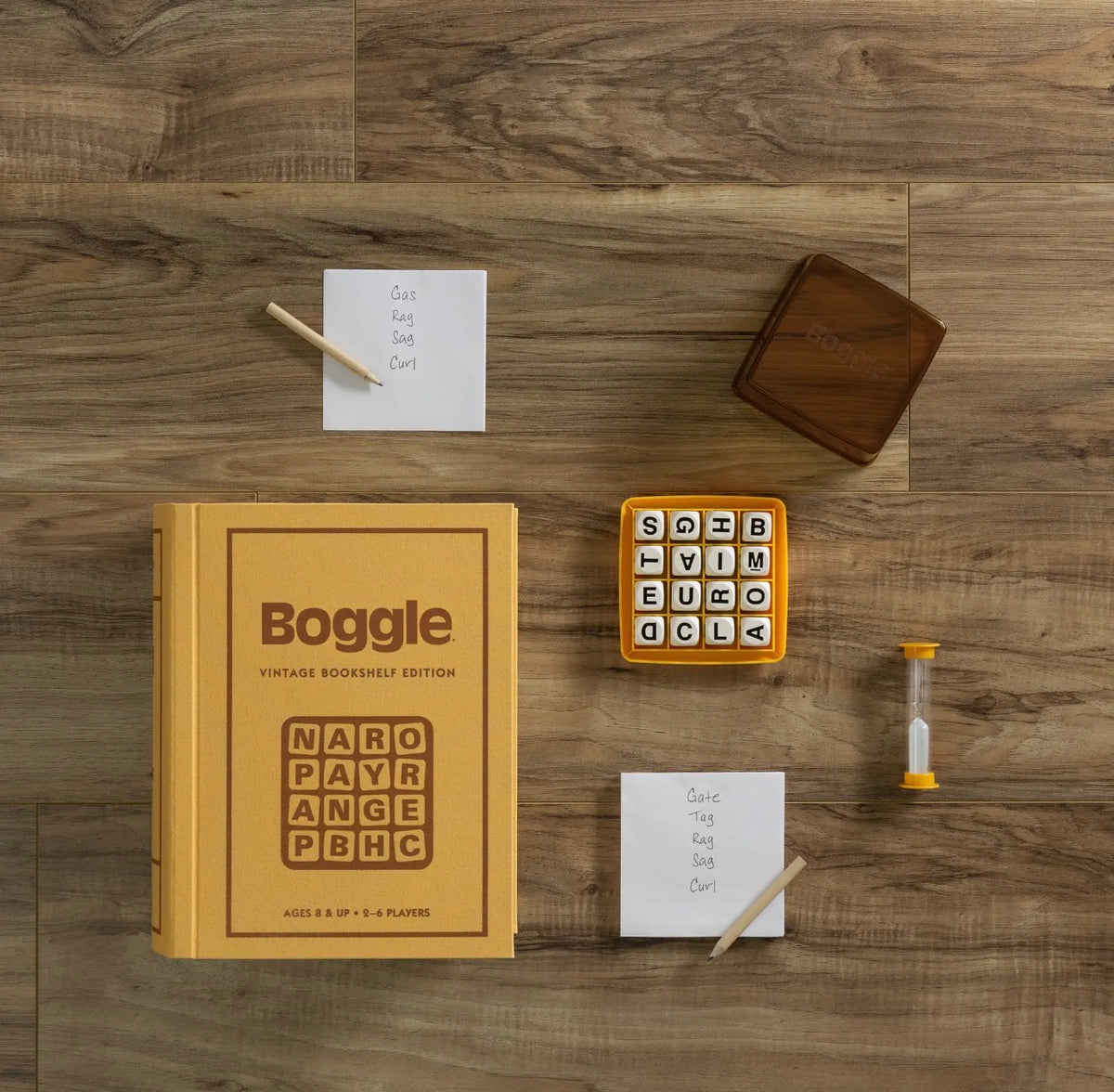 Boggle Vintage Bookshelf Game