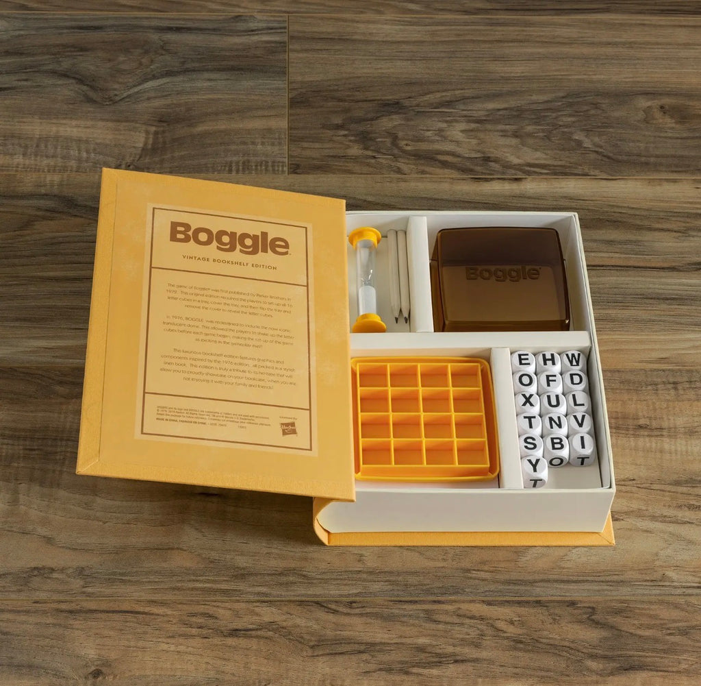 Boggle Vintage Bookshelf Game